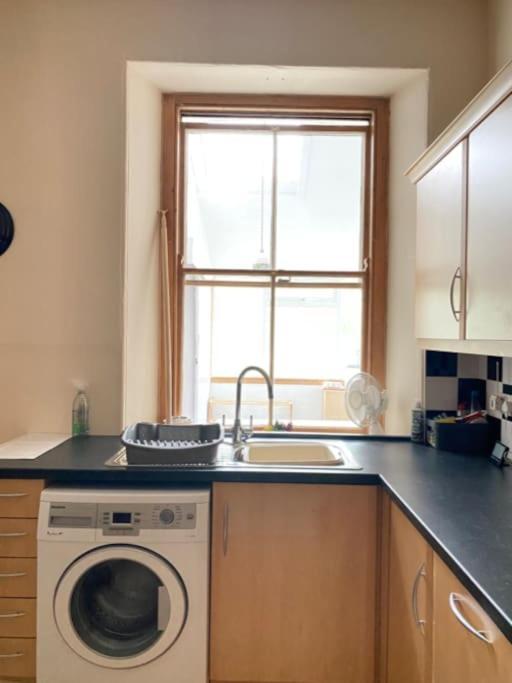 St John'S Flat Spacious Accomodation Dalry  Eksteriør billede