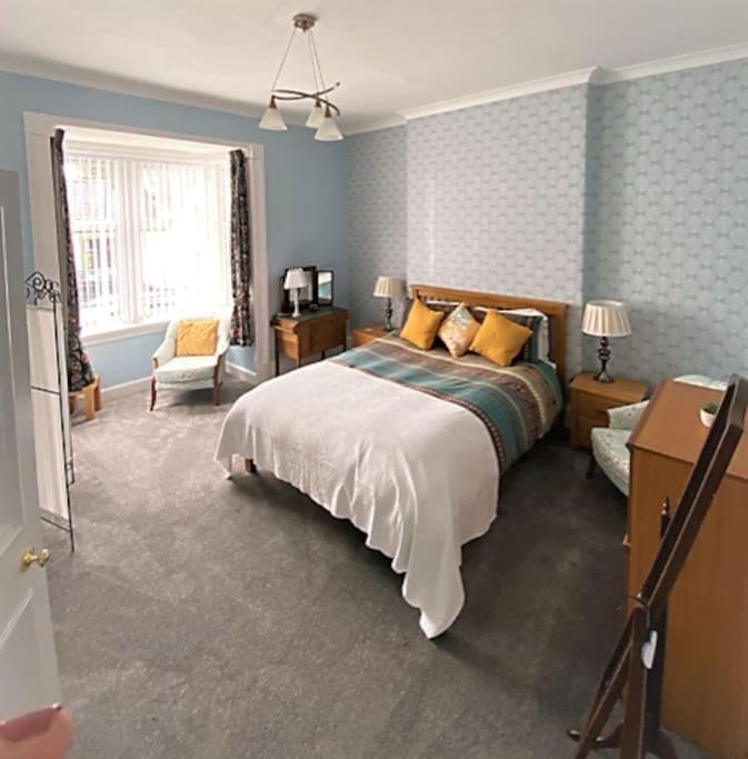 St John'S Flat Spacious Accomodation Dalry  Eksteriør billede