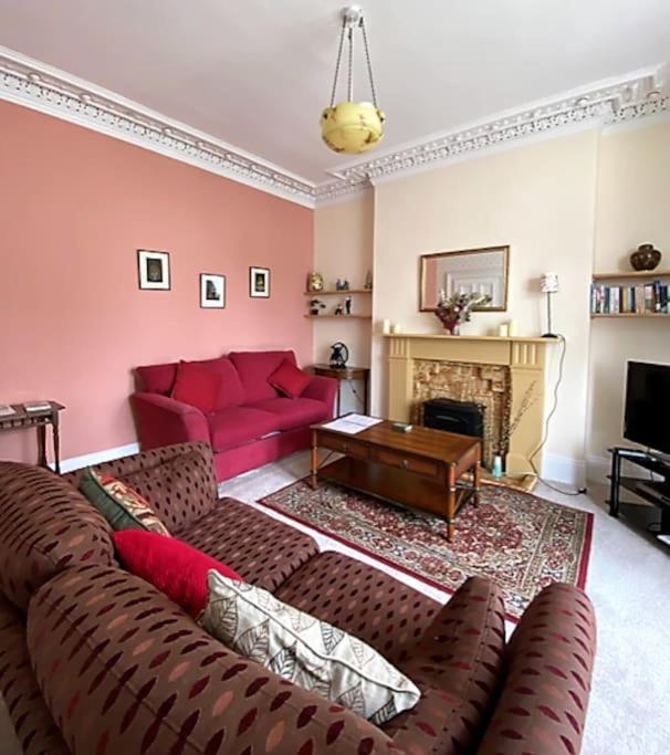 St John'S Flat Spacious Accomodation Dalry  Eksteriør billede