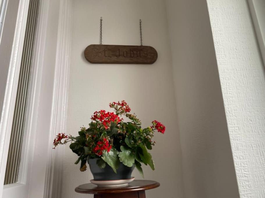 St John'S Flat Spacious Accomodation Dalry  Eksteriør billede