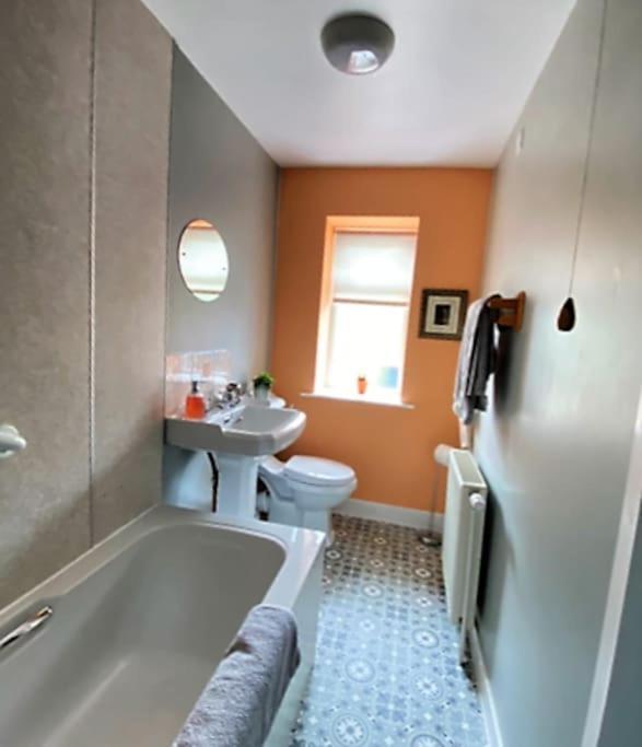St John'S Flat Spacious Accomodation Dalry  Eksteriør billede