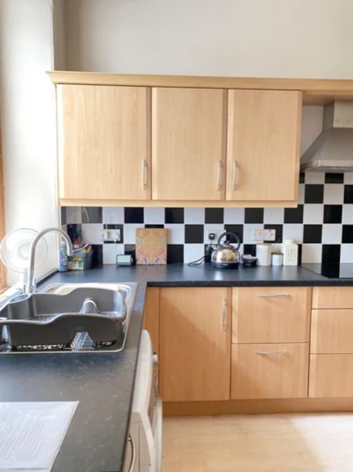 St John'S Flat Spacious Accomodation Dalry  Eksteriør billede