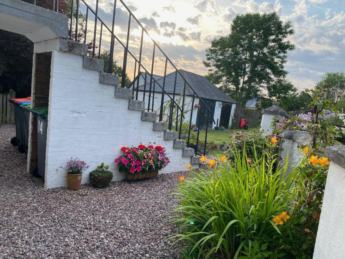 St John'S Flat Spacious Accomodation Dalry  Eksteriør billede